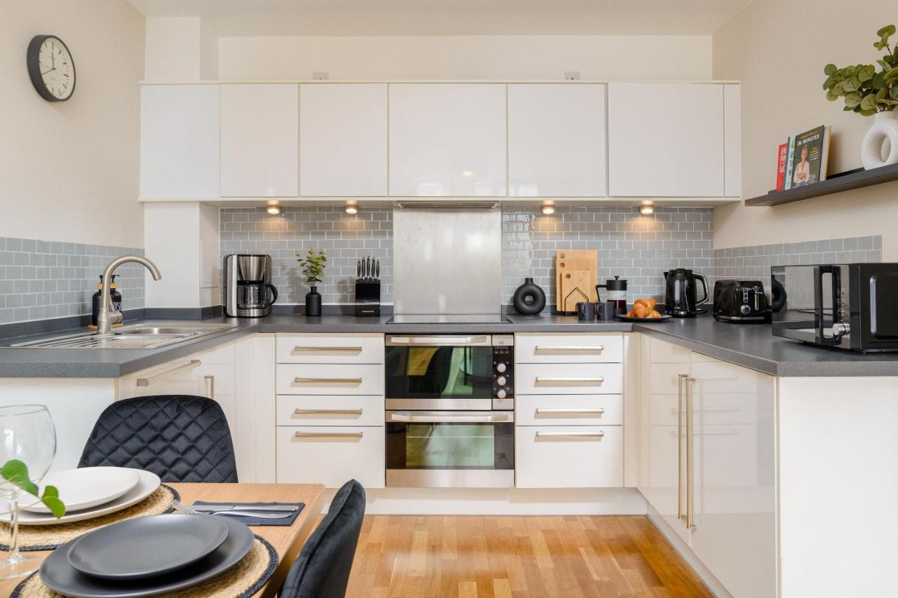 פלימות' Premium Apartment - Allocated Parking - Great Location מראה חיצוני תמונה