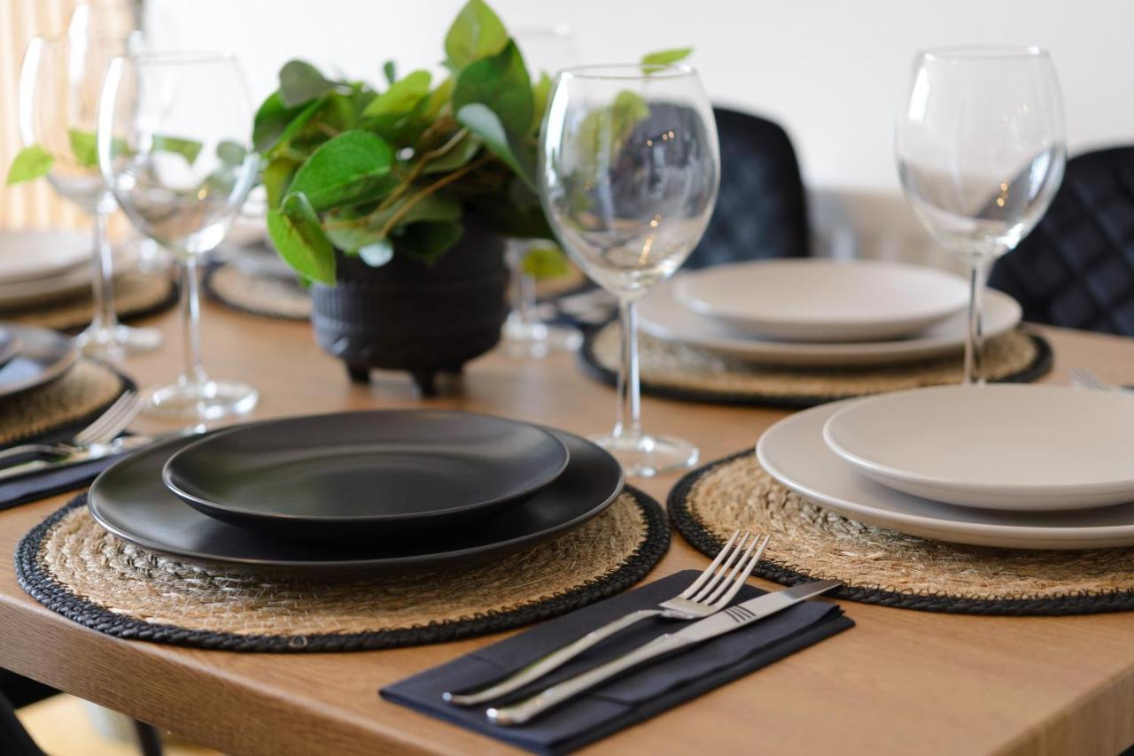 פלימות' Premium Apartment - Allocated Parking - Great Location מראה חיצוני תמונה