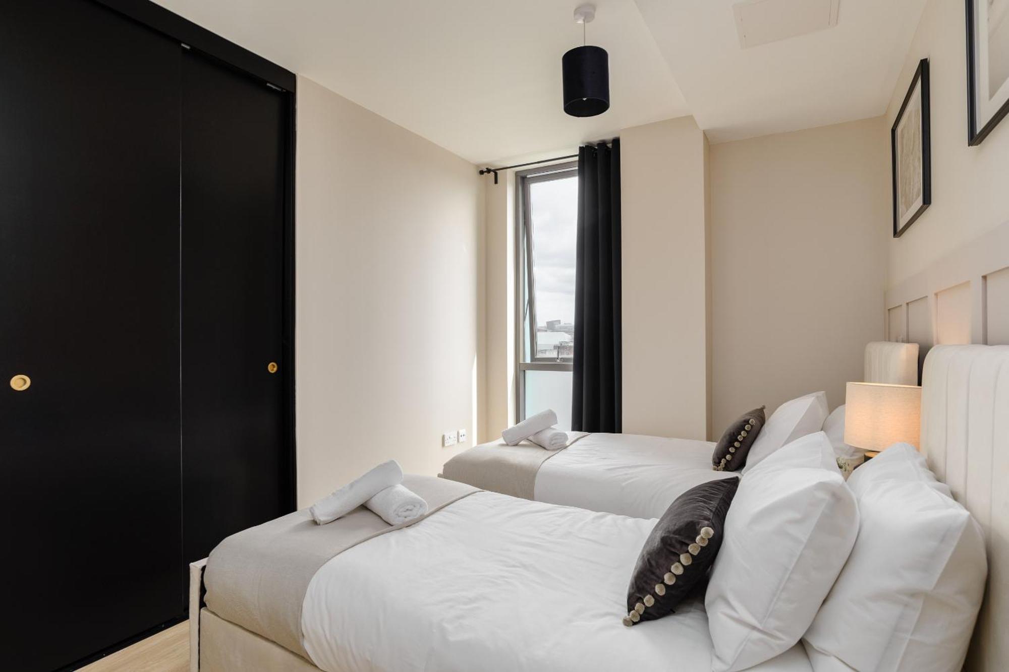 פלימות' Premium Apartment - Allocated Parking - Great Location מראה חיצוני תמונה