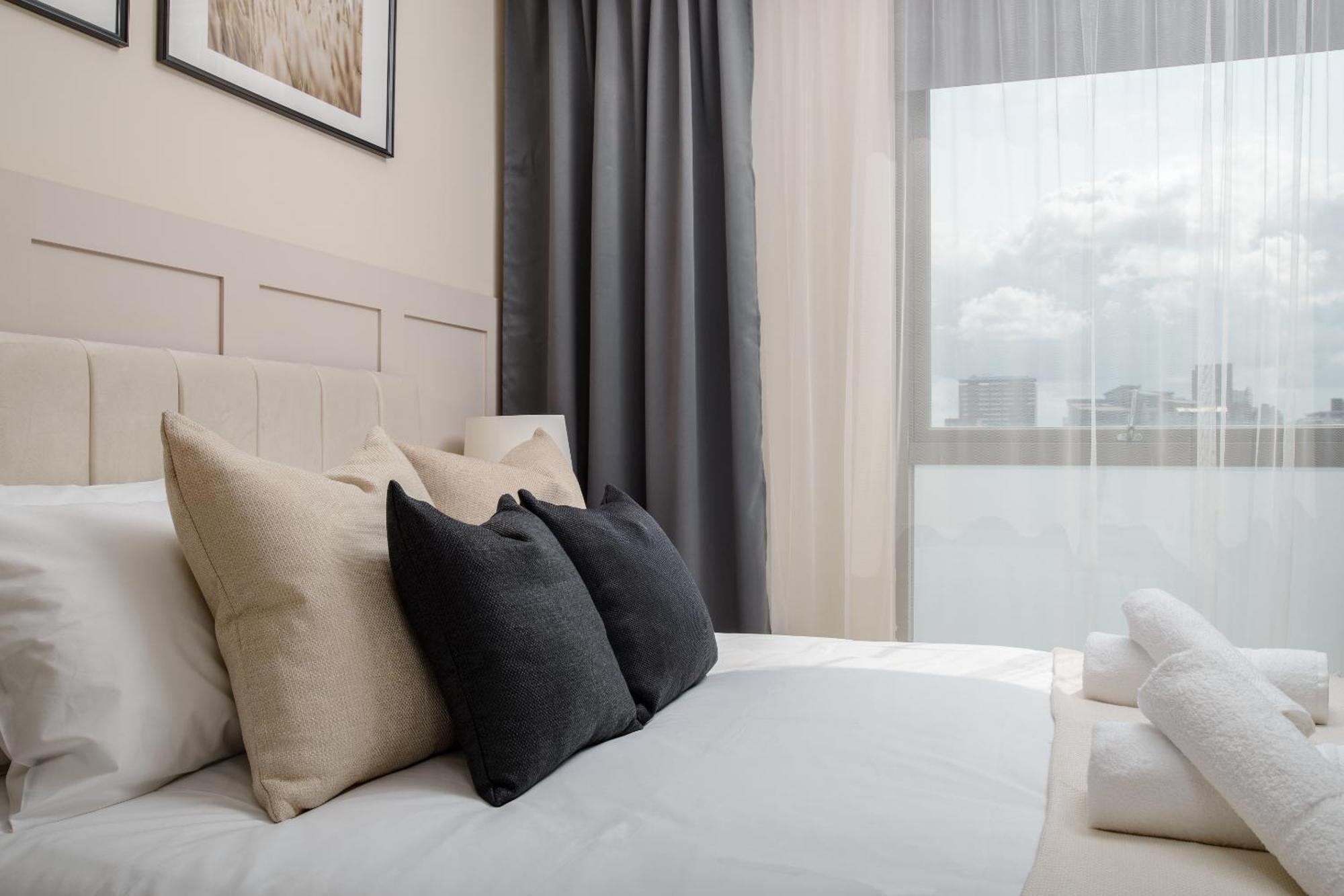 פלימות' Premium Apartment - Allocated Parking - Great Location חדר תמונה